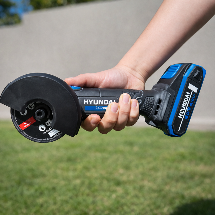 Hyundai 20V Cordless Angle Grinder Kit – Cut Metal, Tile & Bolts Anywhere | Includes 2.0Ah Battery + Charger